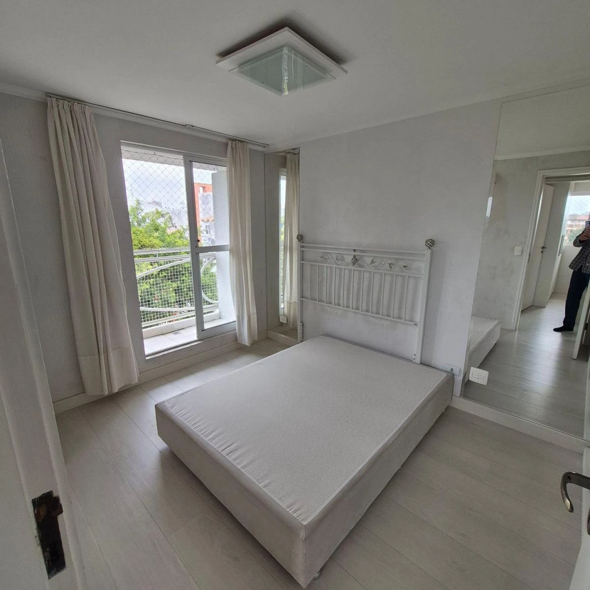 Furnished 3-bedroom apartment with covered parking — photo 24