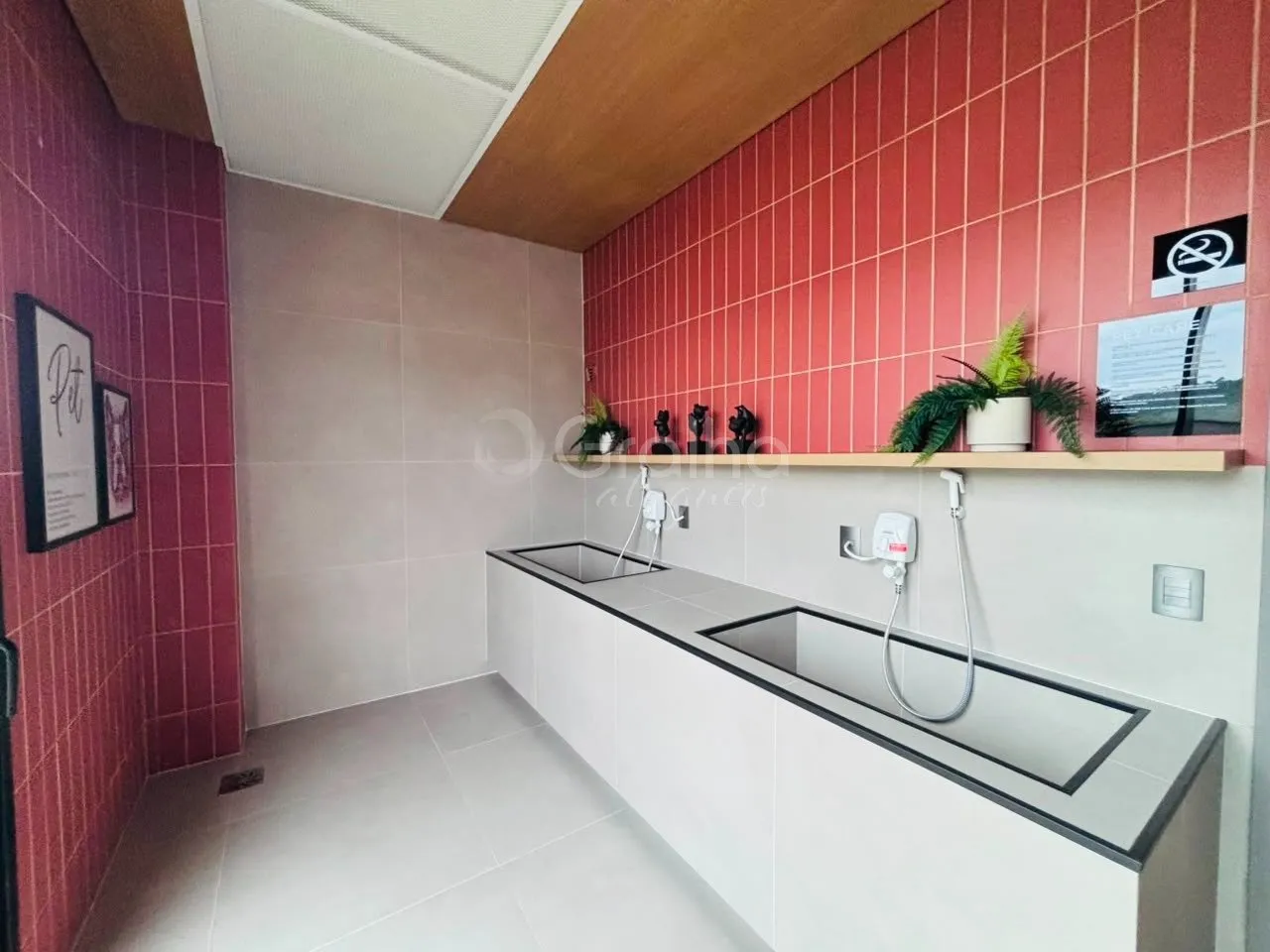 Furnished 2 en-suite apartment with 155 m² — photo 11