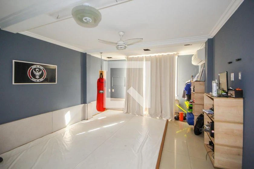 Furnished apartment, 230 m², with a walk-in closet — photo 33