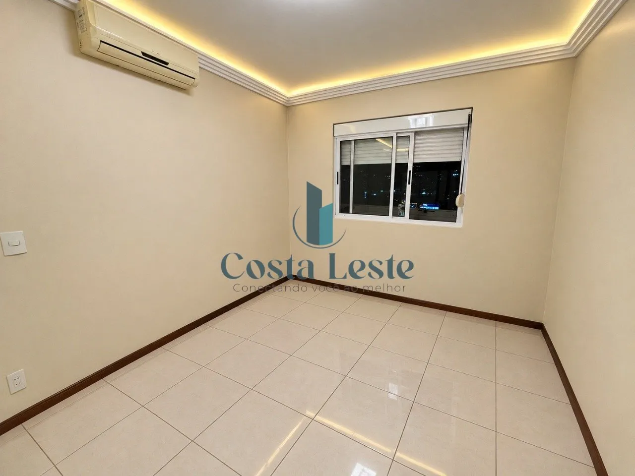 Furnished apartment with 4 bedrooms and 2 en-suites — photo 16