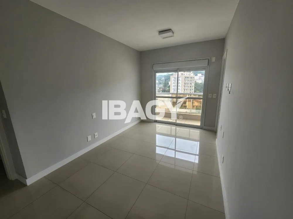 2-bedroom apartment in a building with a gym — photo 12