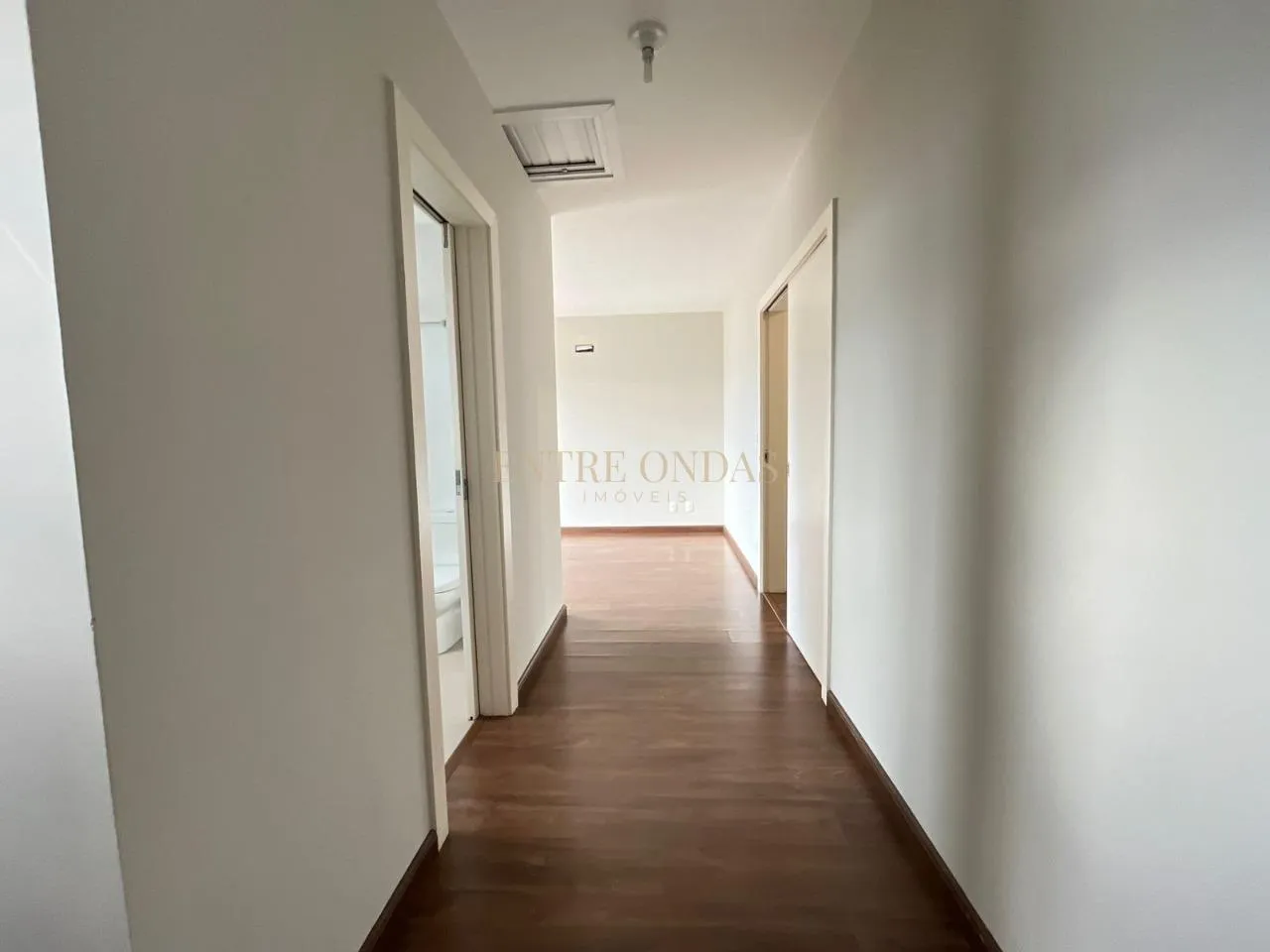 Water view in a 4-bedroom house, 263 m² — photo 52