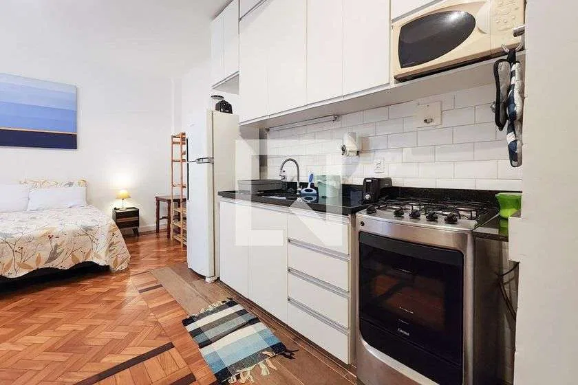 Furnished studio, 38 m², with a home office — photo 6