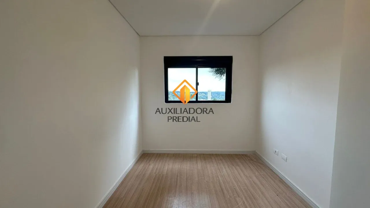 House with 3 bedrooms and a balcony — photo 25