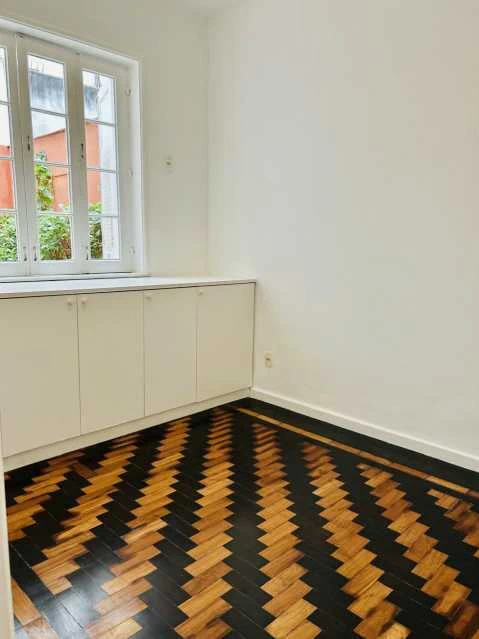 Apartment, 85 m², with wood or laminate floors — photo 3