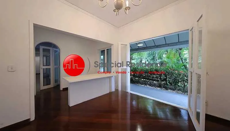 Furnished house with 6 bedrooms and 1000 m² — photo 23