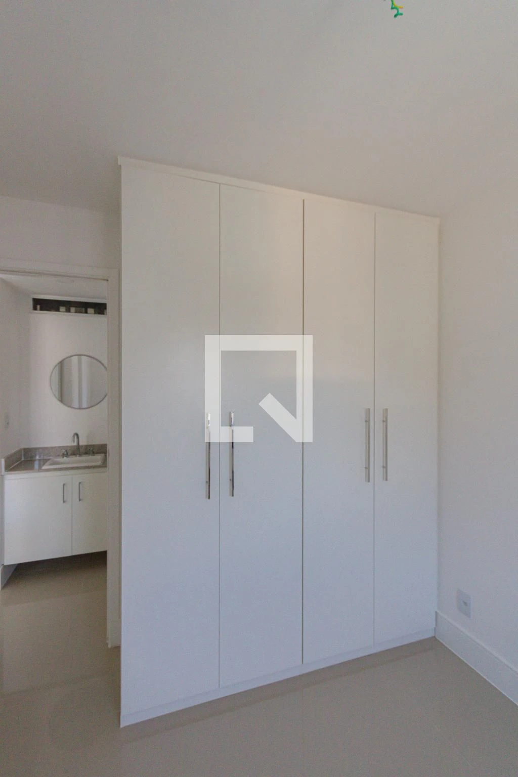 One-bedroom apartment with a mountain view in Rio de Janeiro — photo 37