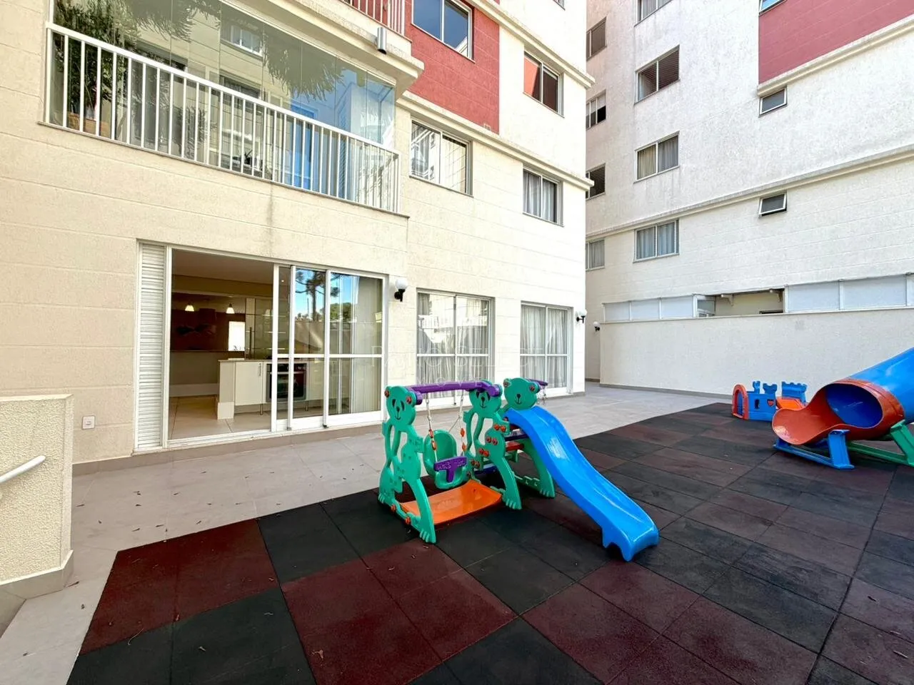 3-bedroom apartment with a washing machine in Curitiba — photo 13