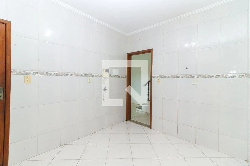 Balcony with a grill in a 2-bedroom house, 125 m² — photo 18