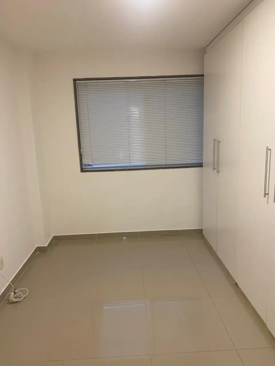 Unfurnished apartment with 3 bedrooms and 4 bathrooms — photo 2