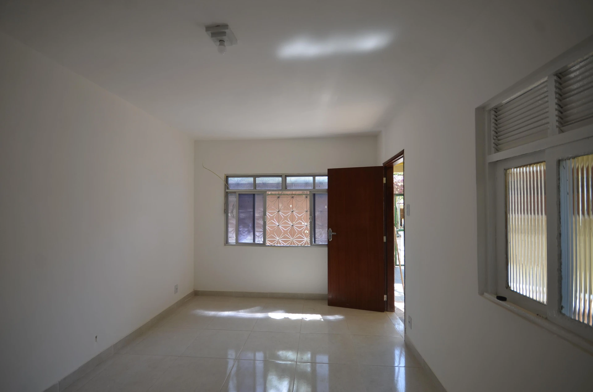 2-bedroom house with a washing machine — photo 16