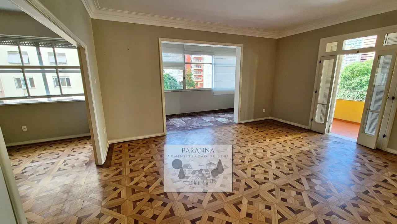 4-bedroom, 4-bath apartment with balcony and laundry area — photo 9