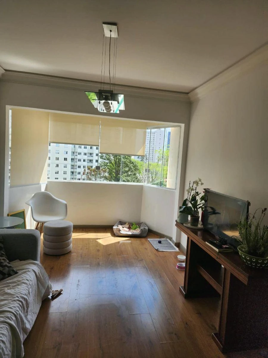 Wood or laminate floors in a 3-bedroom apartment, 100 m² — photo 9