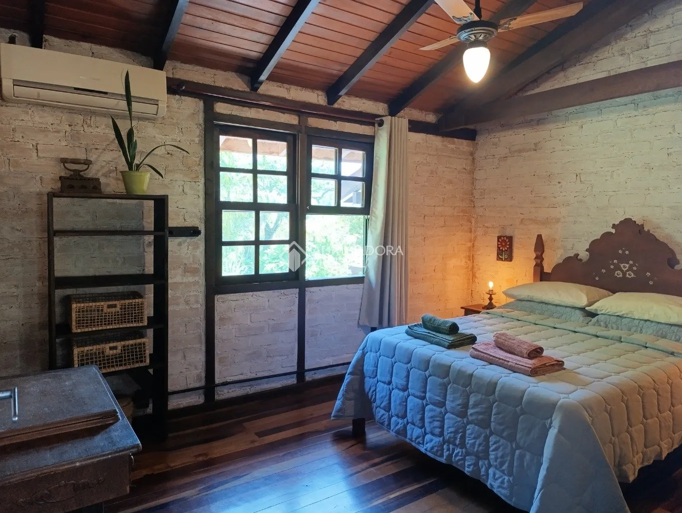 Furnished house with a balcony, 6 bedrooms and 3 baths — photo 25
