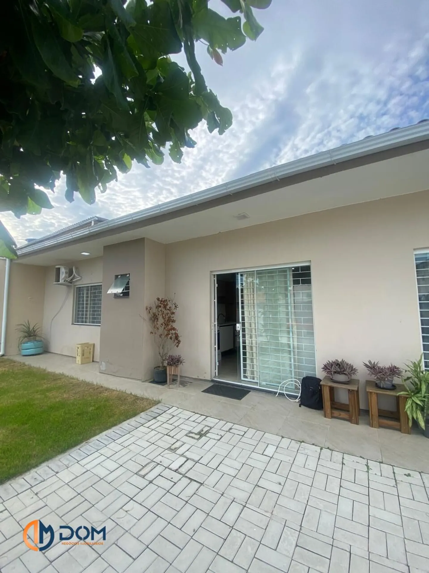 Furnished 60 m² house with open-plan kitchen and living