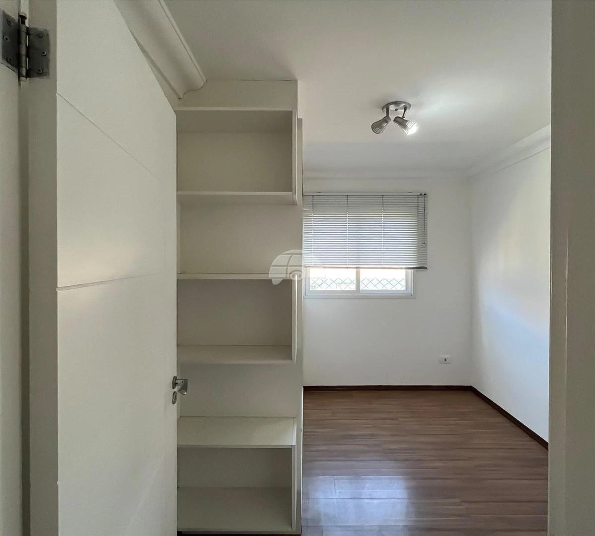 3-bedroom apartment with a home office in Curitiba — photo 3