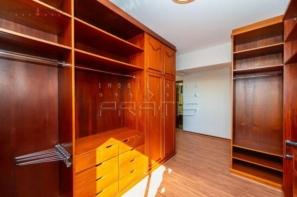 350 m² 3-bedroom apartment with a private BBQ balcony — photo 38