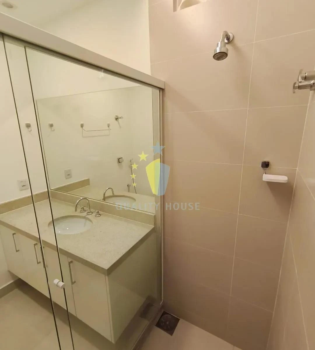 Apartamento para alugar de 3 quartos com suíte e 155 m² — photo 23