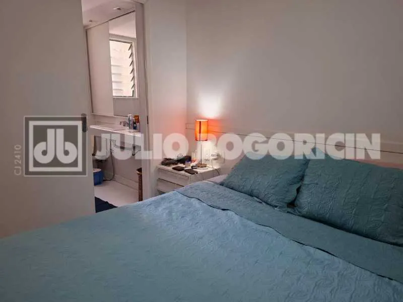 Unfurnished apartment with open-plan kitchen and 2 bedrooms — photo 4