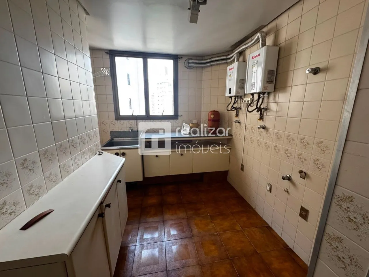 Apartamento de 290 m² com 4 dormitórios e varanda envidraçada — photo 33