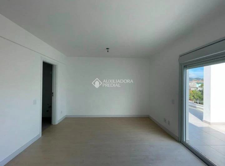 Apartamento com varanda envidraçada e 3 suítes de 162 m² — photo 6