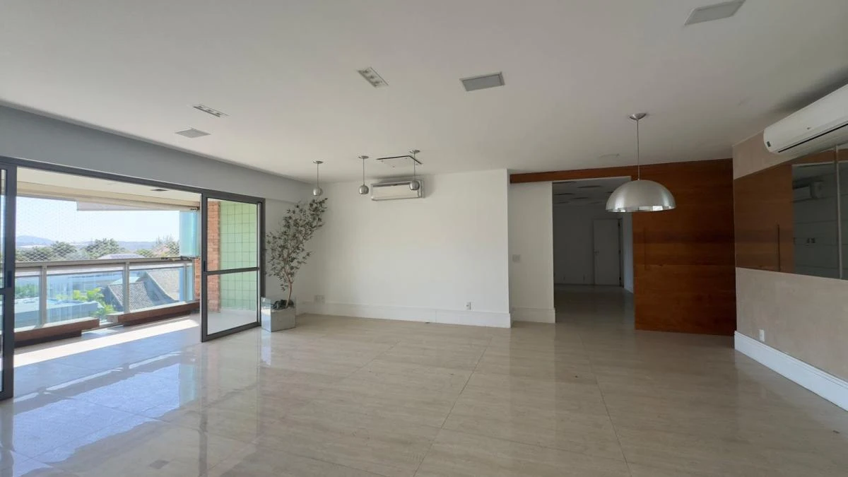 4 en-suite bedroom apartment with 233 m² and 3 parking — photo 2