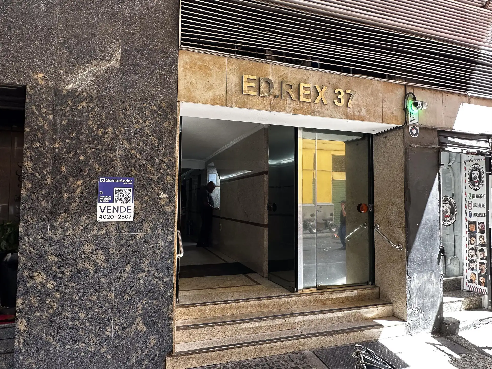 Furnished studio with 1 bedroom and 1 bathroom, no parking — photo 19
