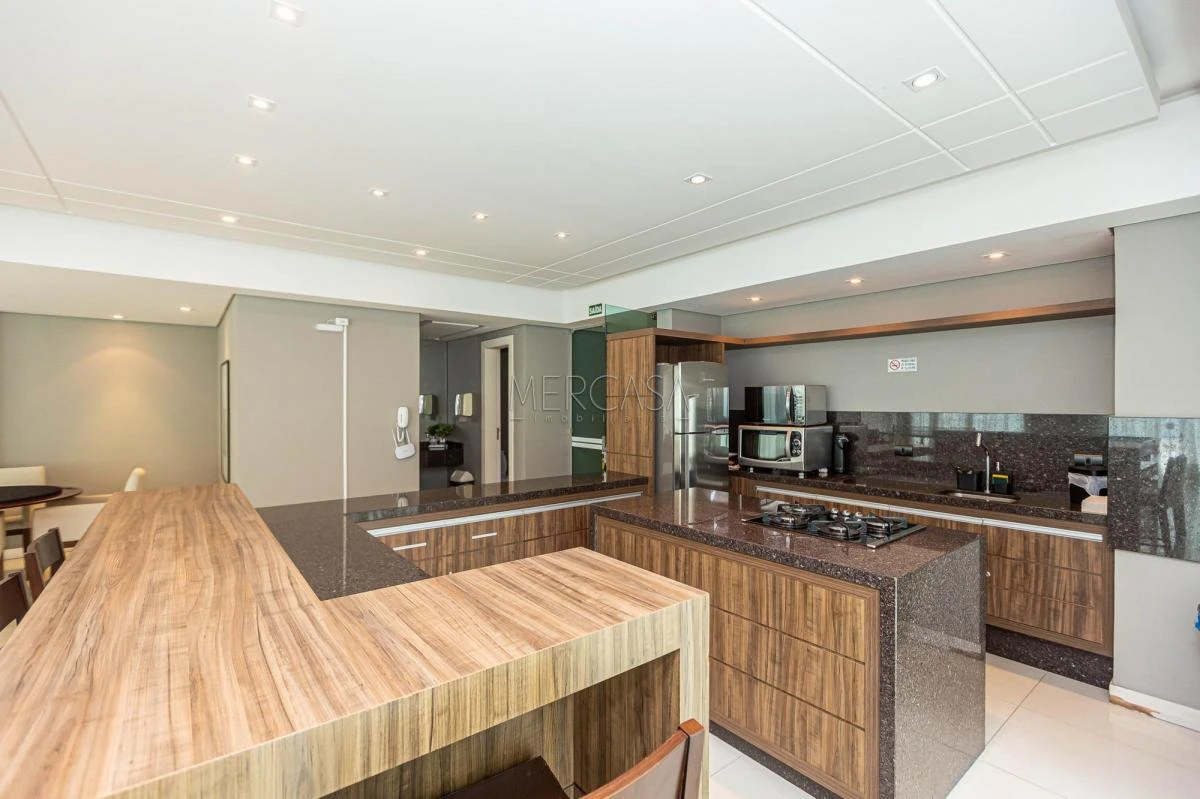 One-bedroom apartment in a building with a pool — photo 26