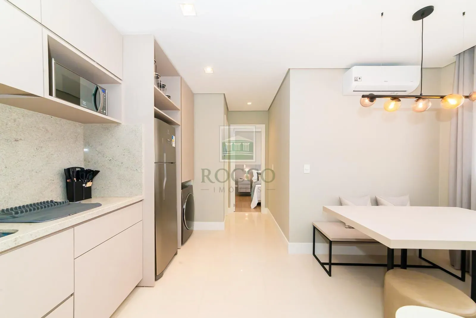 Furnished 1-bedroom apartment with 2 bathrooms — photo 10