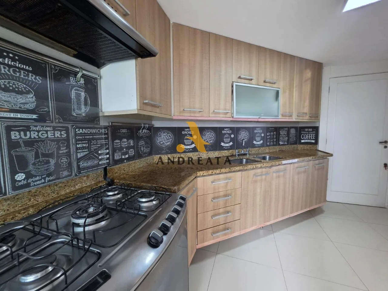 Apartment on the 5th floor with a glass-enclosed balcony — photo 8