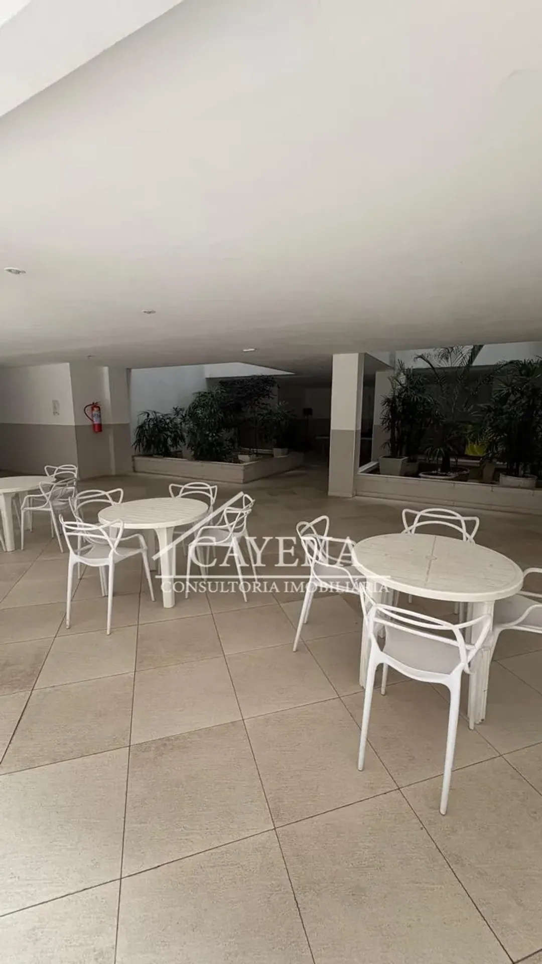 Furnished 3-bedroom apartment with a gas stove — photo 21
