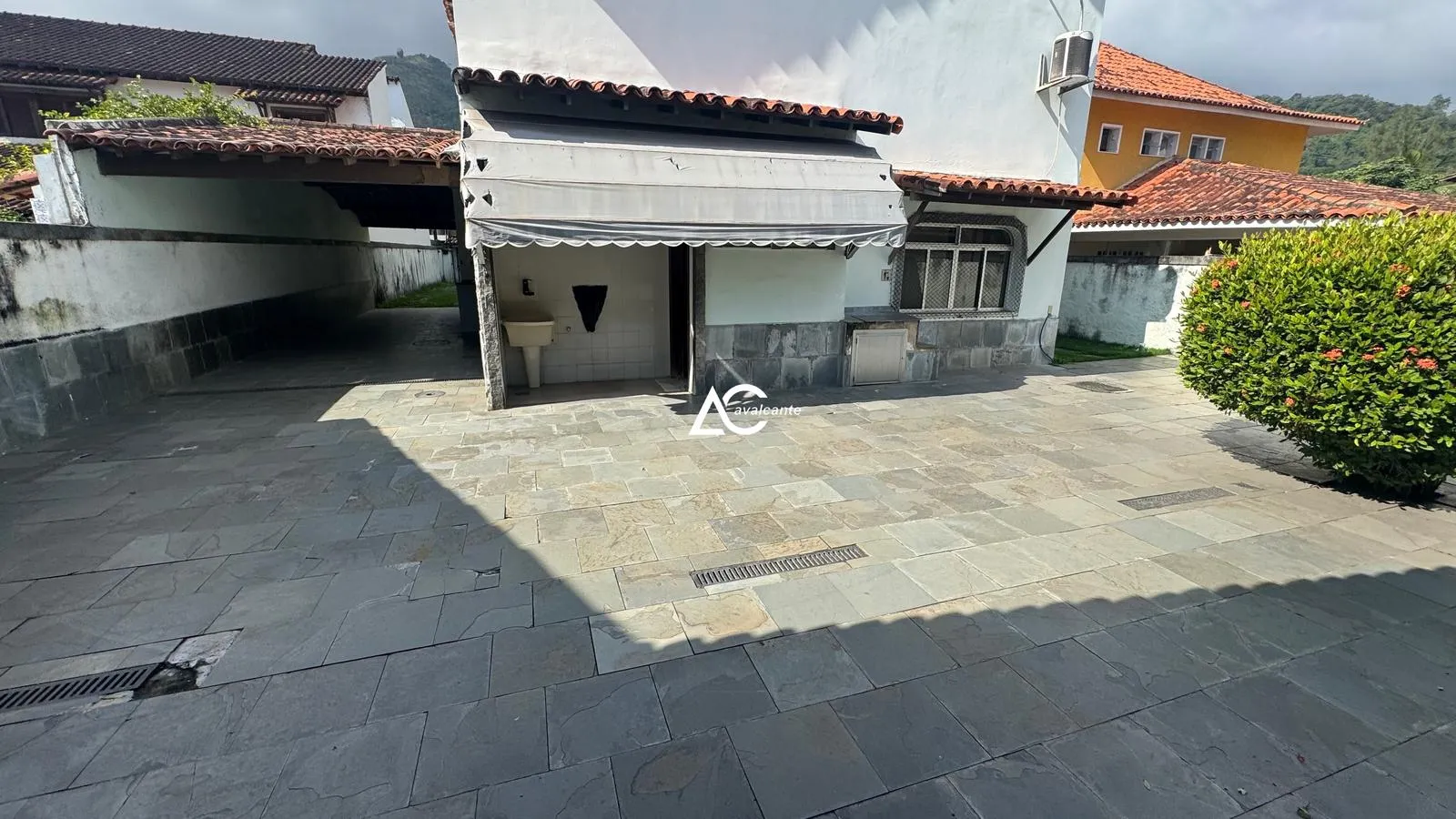 Furnished duplex house with 4 bedrooms and 600 m² — photo 15
