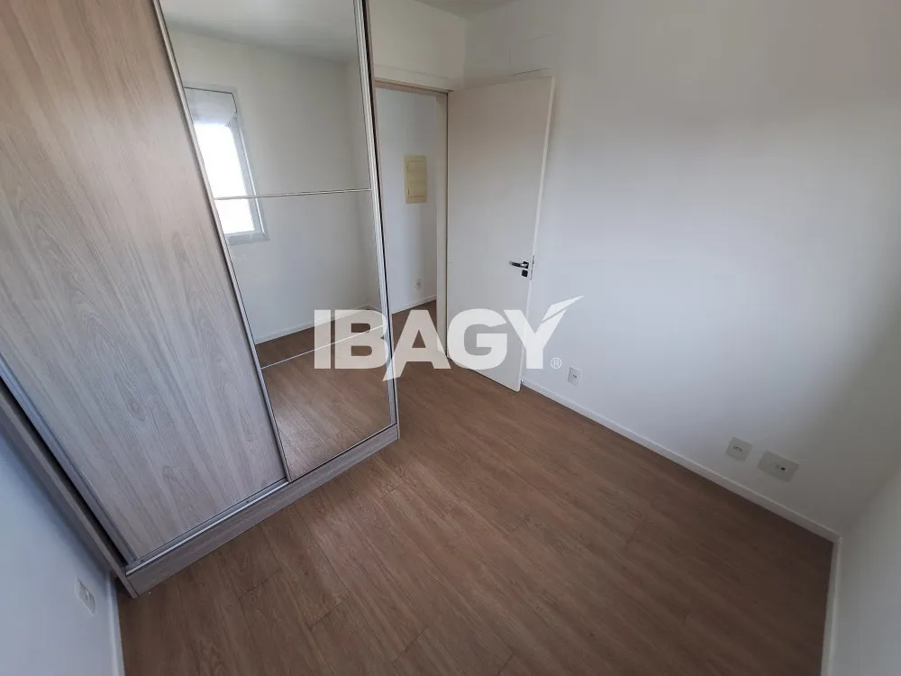 Apartamento moderno con 3 dormitorios y cocina abierta — photo 28