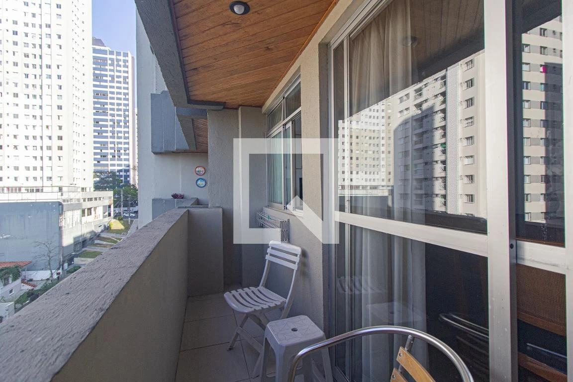 Furnished apartment, 97 m², with a glass-enclosed balcony — photo 17