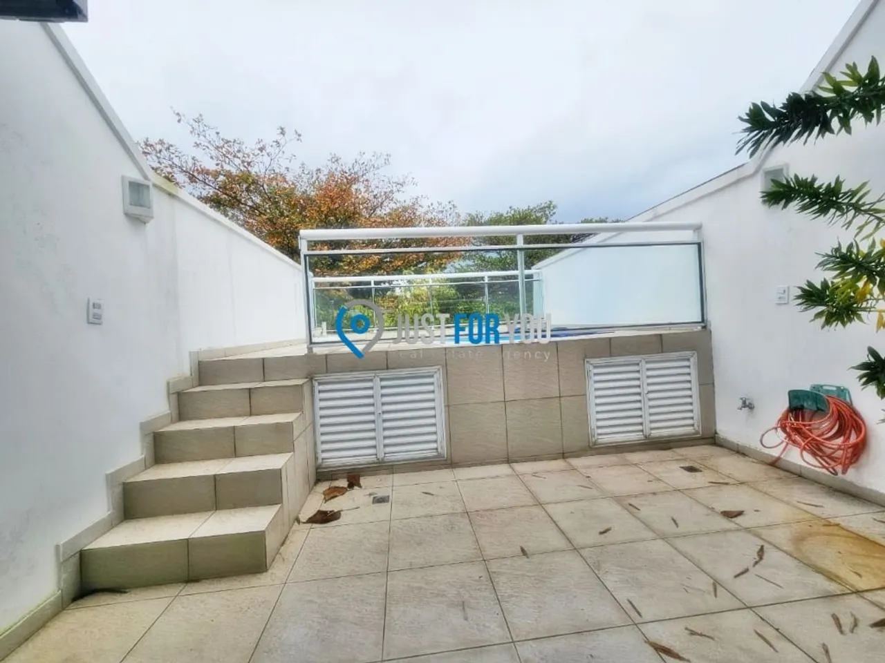 Casa com 4 dormitórios, 5 banheiros e 3 vagas — photo 11