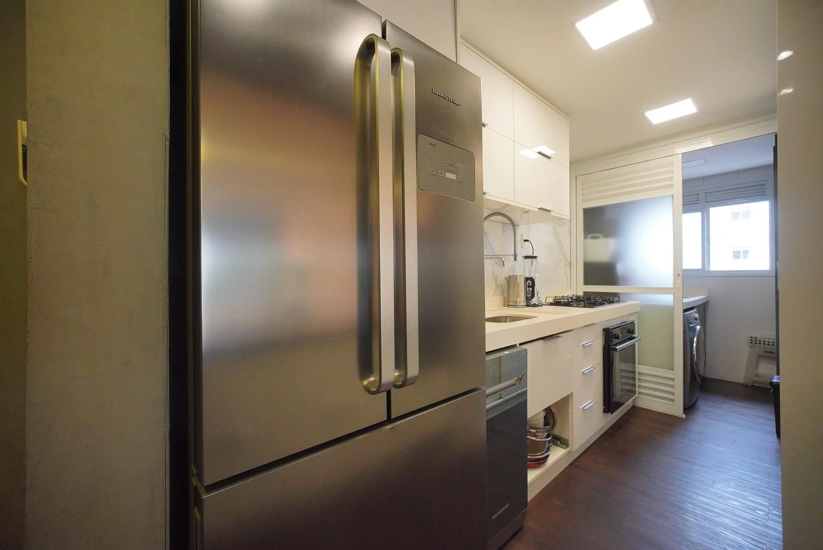 Furnished apartment, 100 m², with a grill on the balcony — photo 7