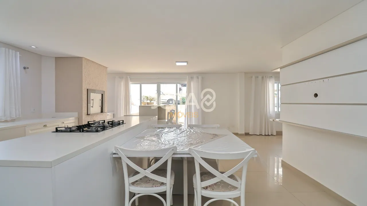 House with 3 bedrooms and an open-plan kitchen — photo 11