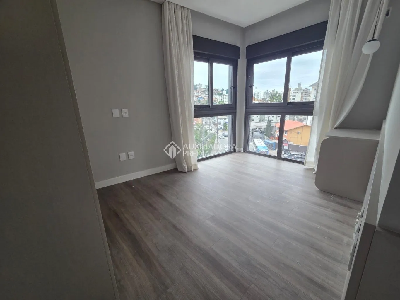 One-bedroom apartment with a home office — photo 27