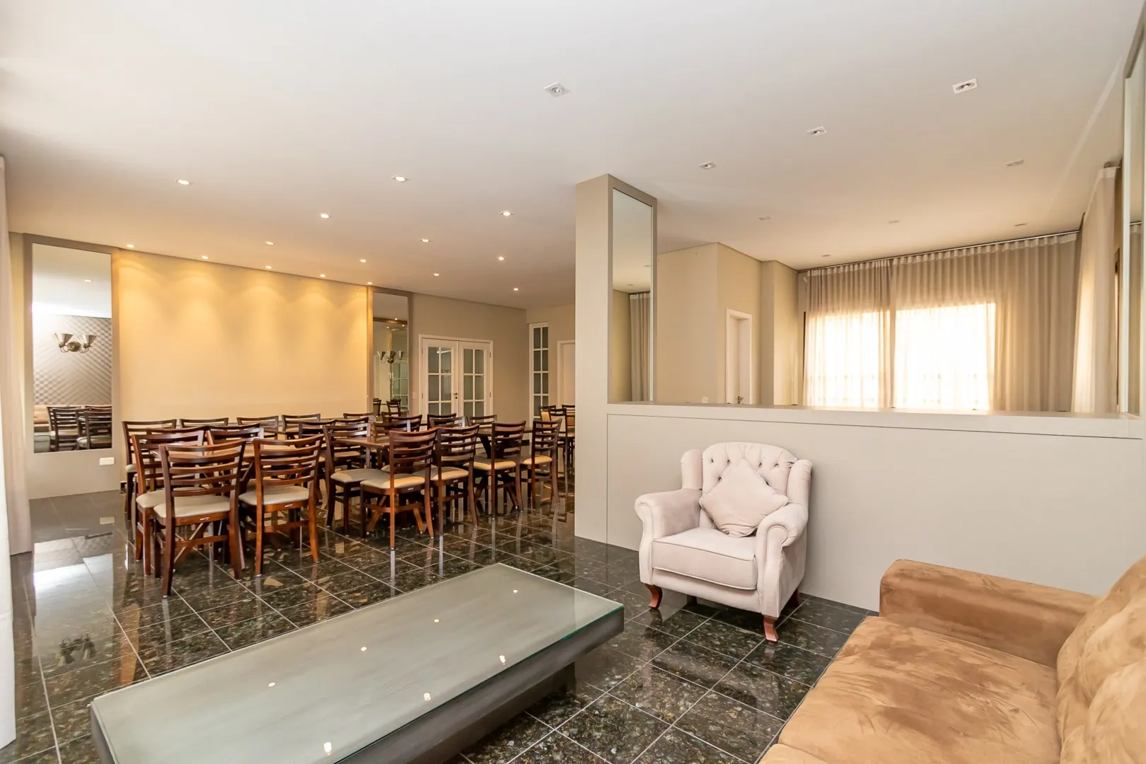 Квартира с балконом 136 м² и 3 спальнями — photo 35