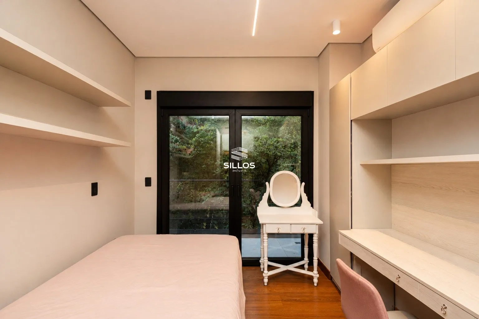 Condominium house with 5 bedrooms and 4 en-suites with balcony — photo 31