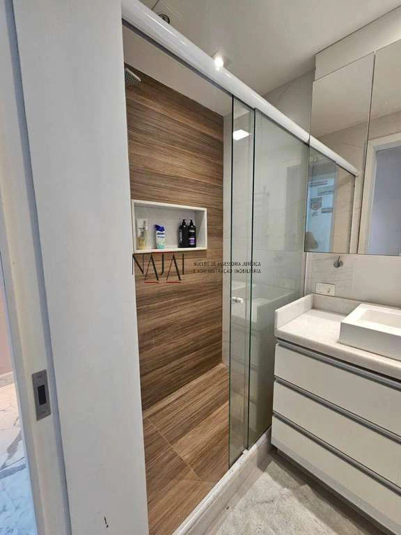 Furnished duplex penthouse with 4 bedrooms and 324 m² — photo 13