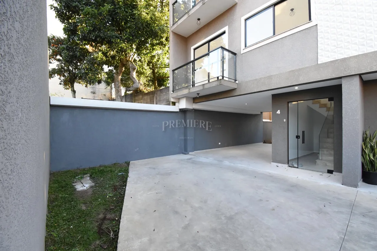 House with 3 bedrooms and a private garden — photo 18