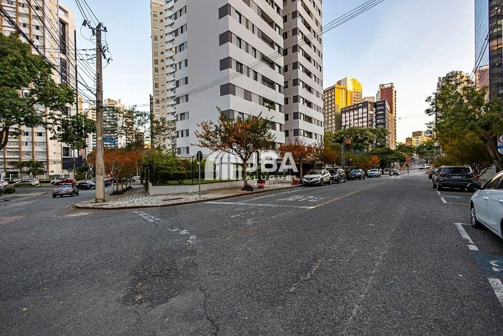 2-bedroom apartment with wood or laminate floors in Curitiba — photo 25