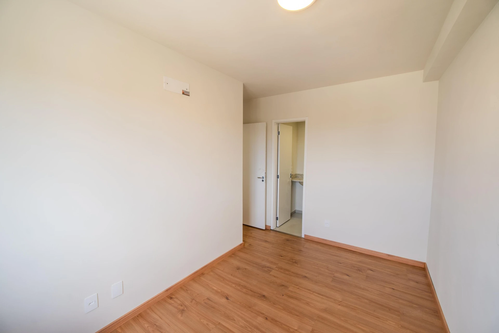 2-bedroom apartment in a building with a sauna — photo 16