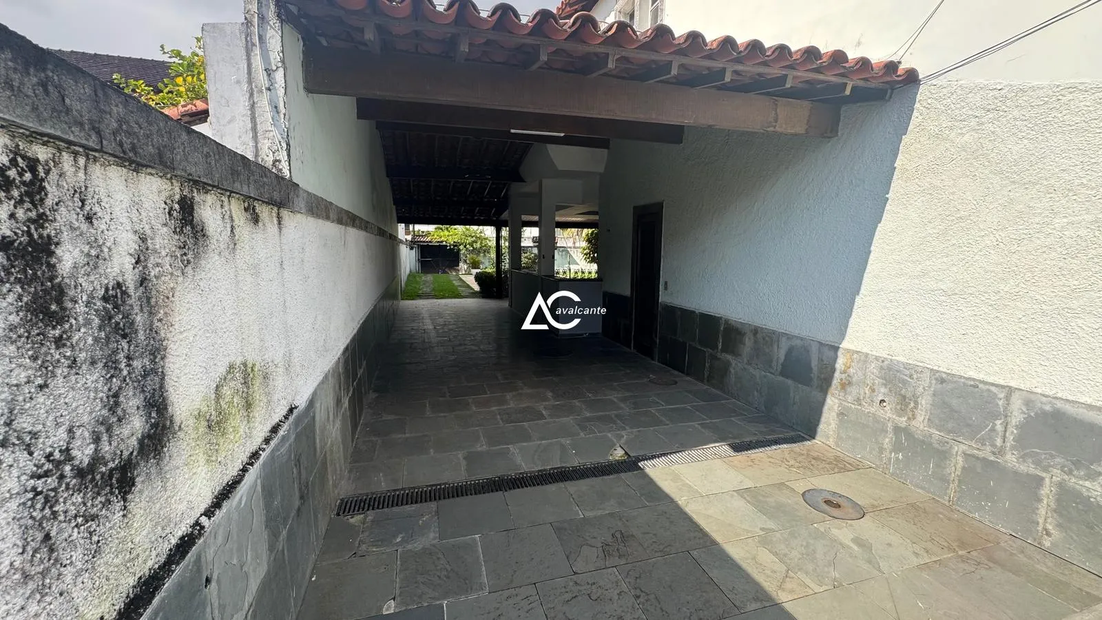 Furnished duplex house with 4 bedrooms and 600 m² — photo 18