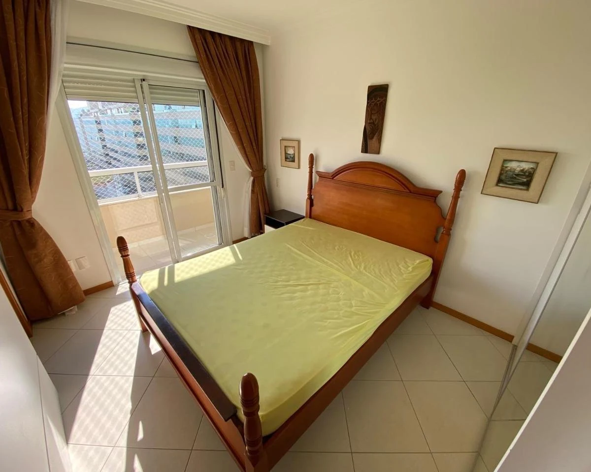 3-bedroom apartment with a water view — photo 7