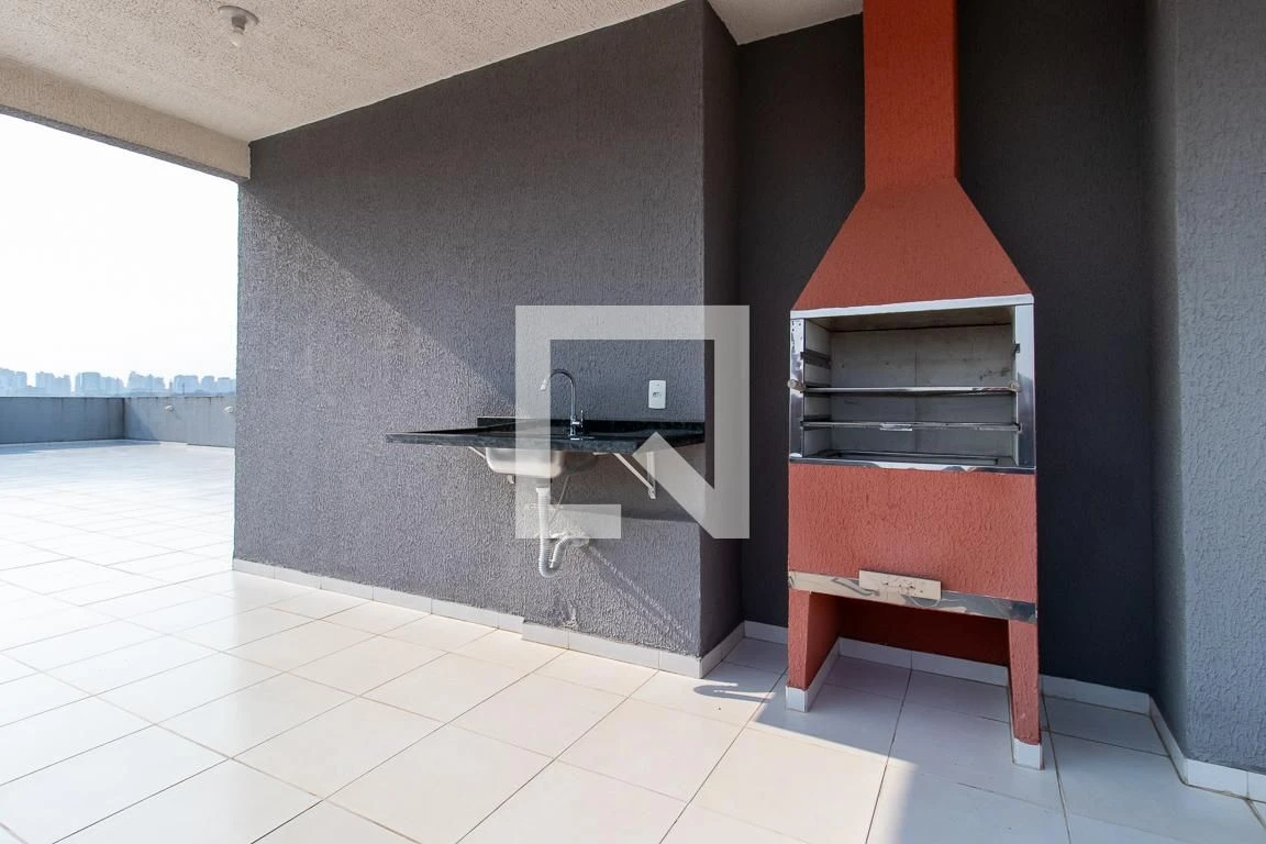 Balcony with a grill in a 2-bedroom apartment, 48 m² — photo 14
