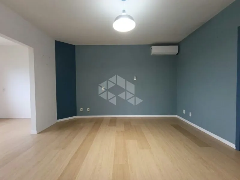 4-bedroom house with a bathtub in Florianópolis — photo 28