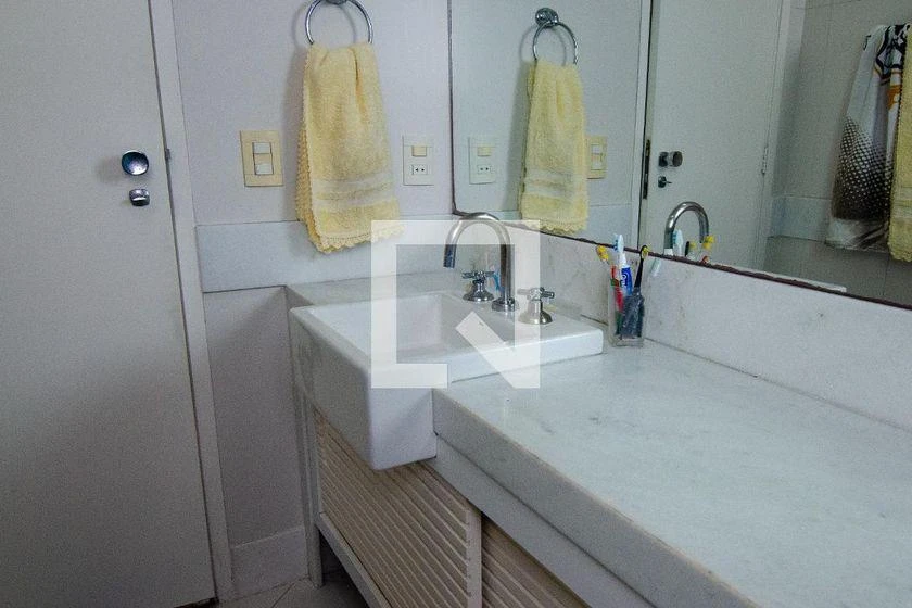 3-bedroom apartment with a walk-in closet in Rio de Janeiro — photo 50