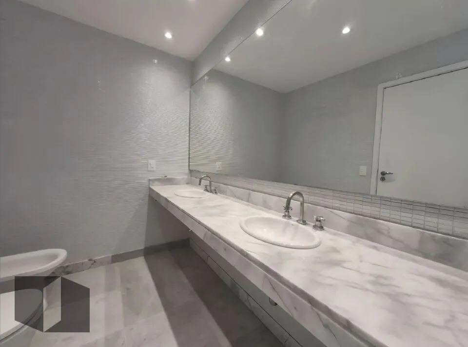 Penthouse with 5 bedrooms and balcony BBQ — photo 46